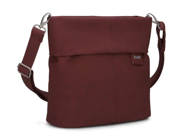 Zwei M8 rubin vorne.png