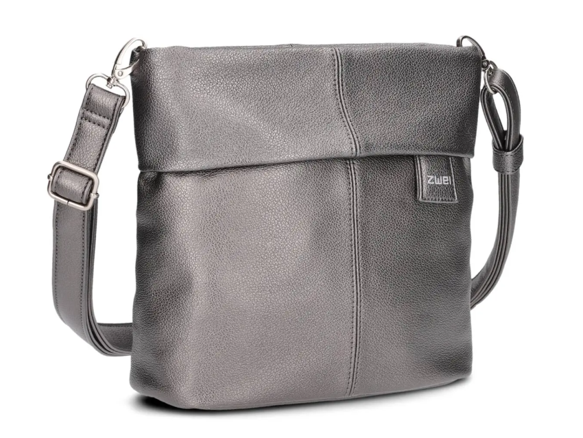 Zwei M8 cosmos vorne.png