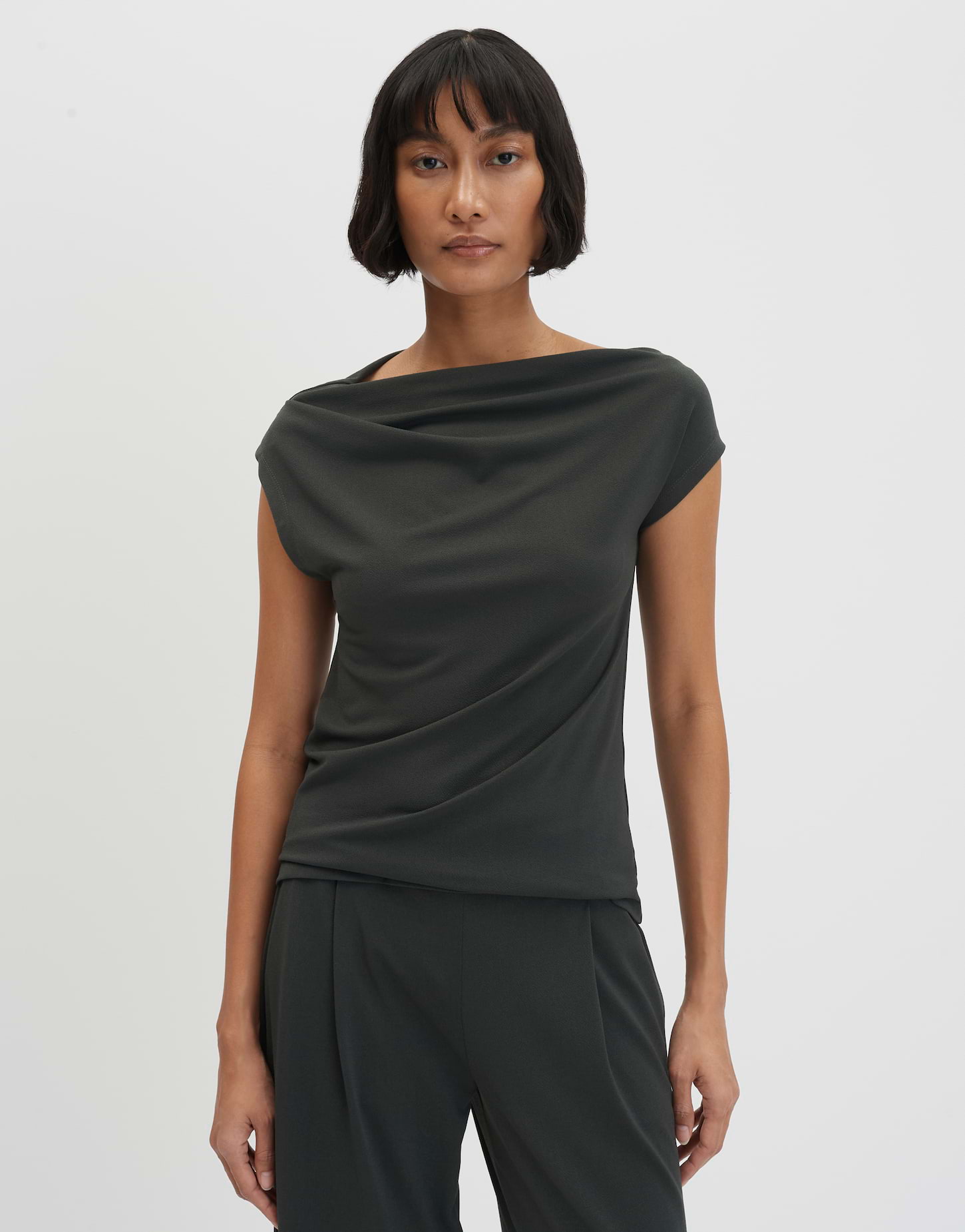 Drapiertes Off-Shoulder Shirt aus weichem Jersey von Someday