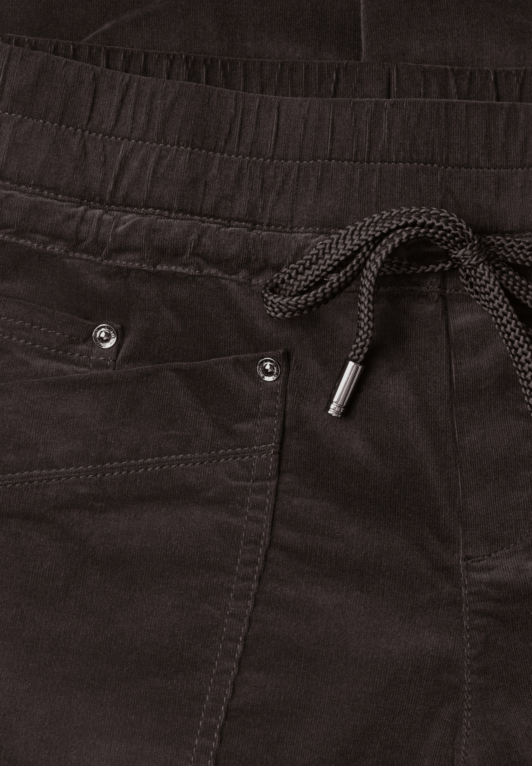 Slim Leg Cordhose im Loose Fit von Street One