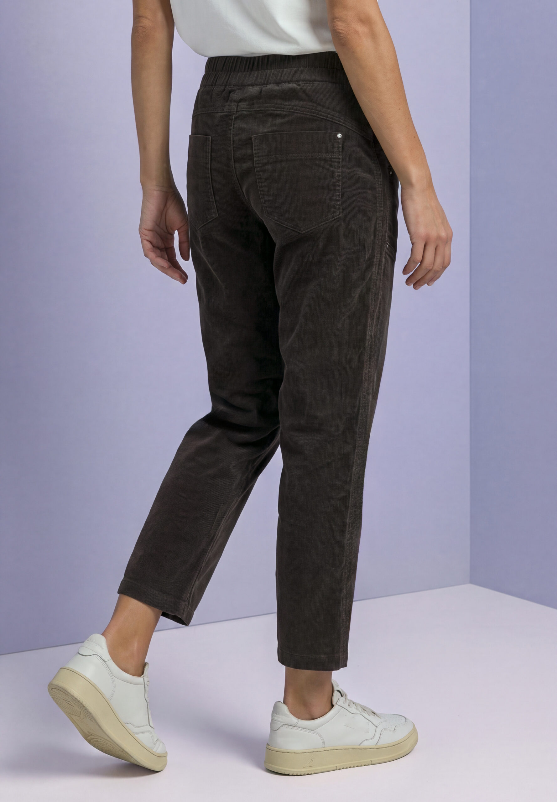 Slim Leg Cordhose im Loose Fit von Street One
