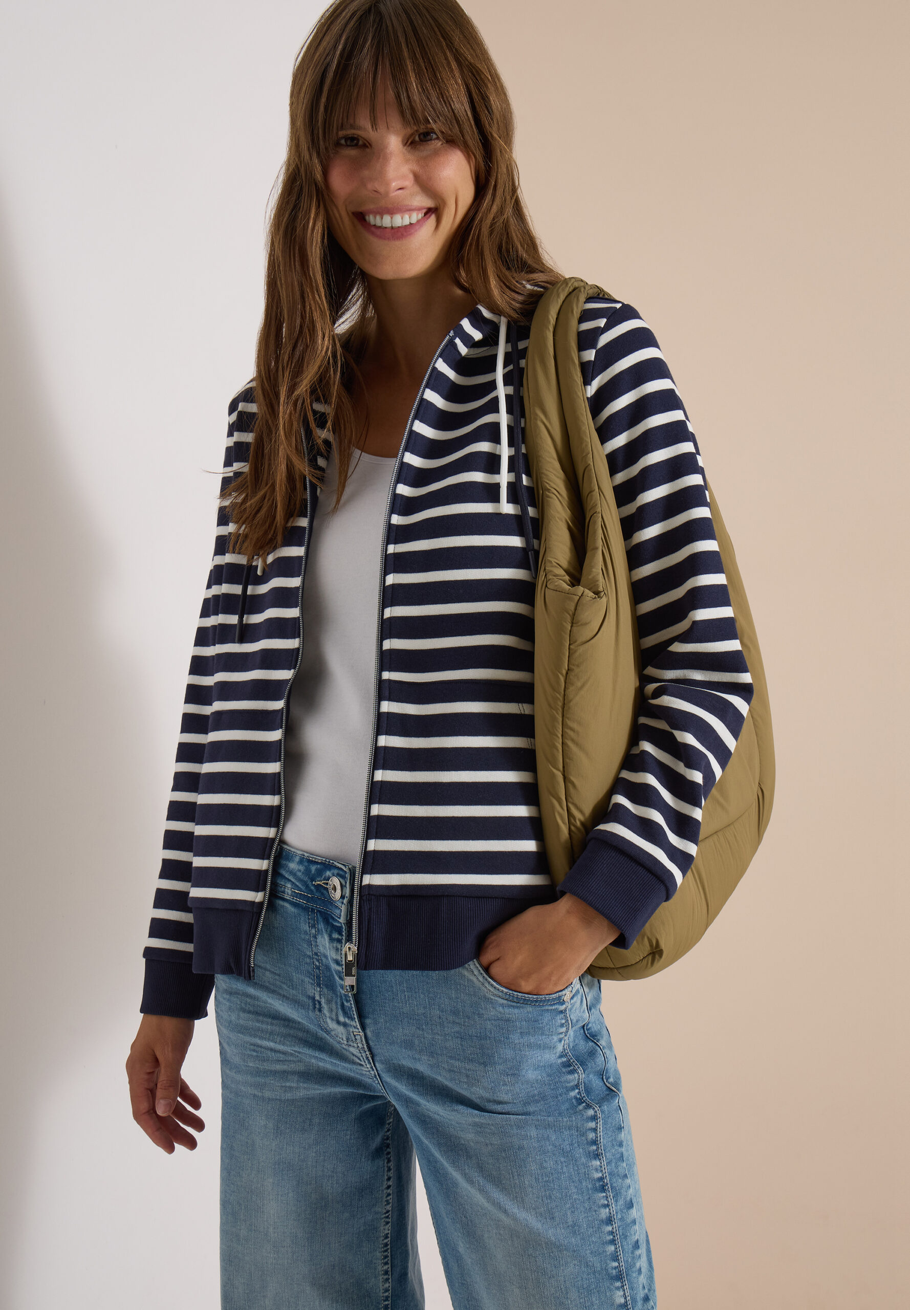 Jacke mit Kapuze und Struktur von Cecil