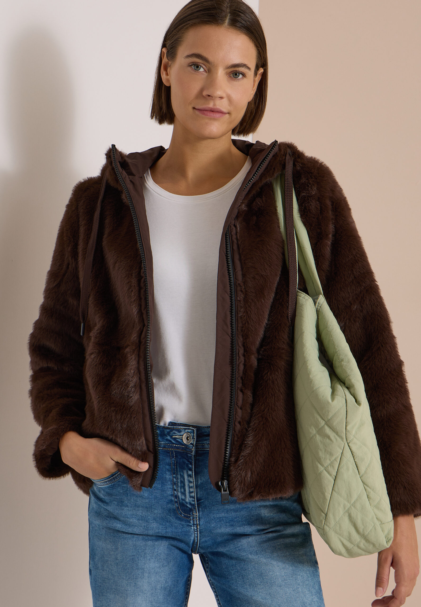Fake Fur Jacke mit Softshelldetails von Cecil