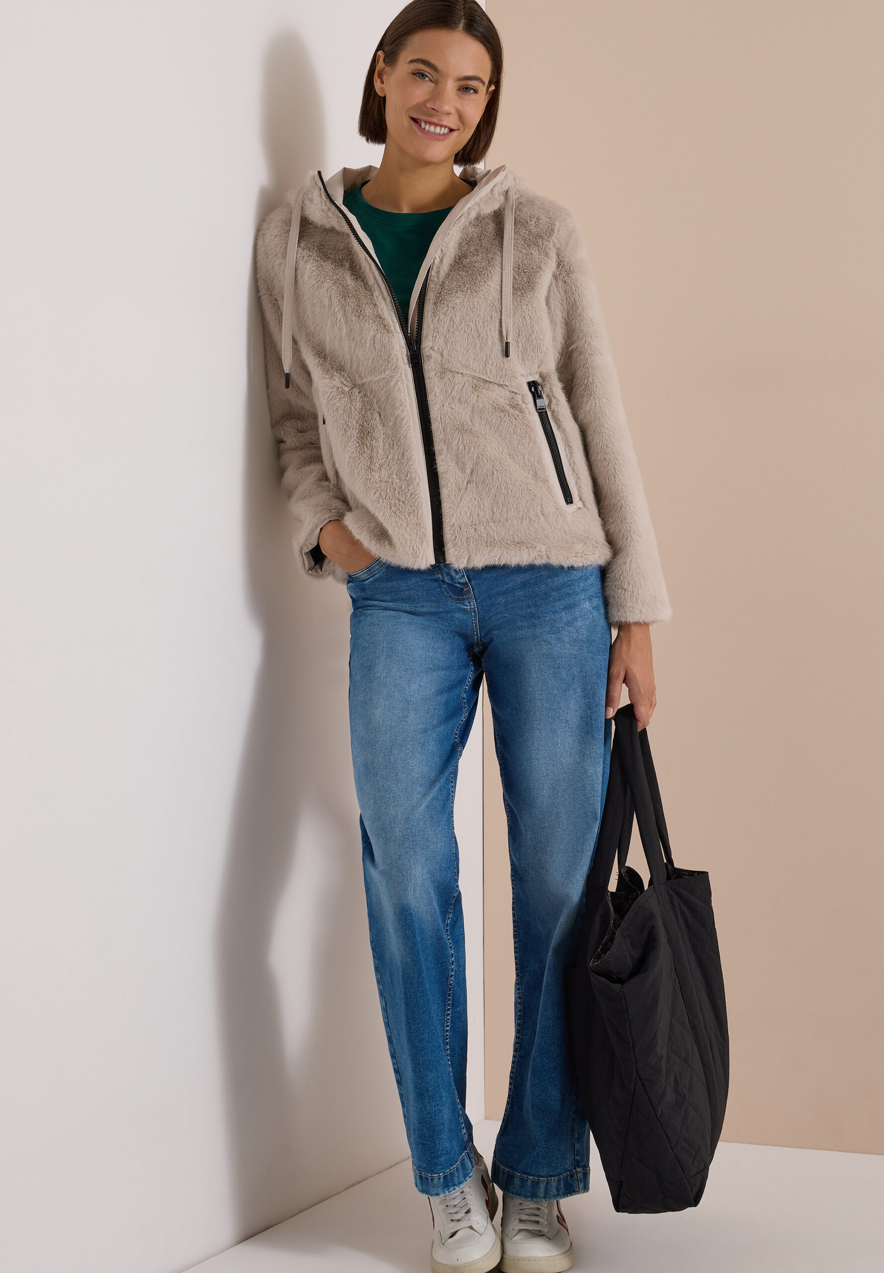 Fake Fur Jacke mit Softshelldetails von Cecil