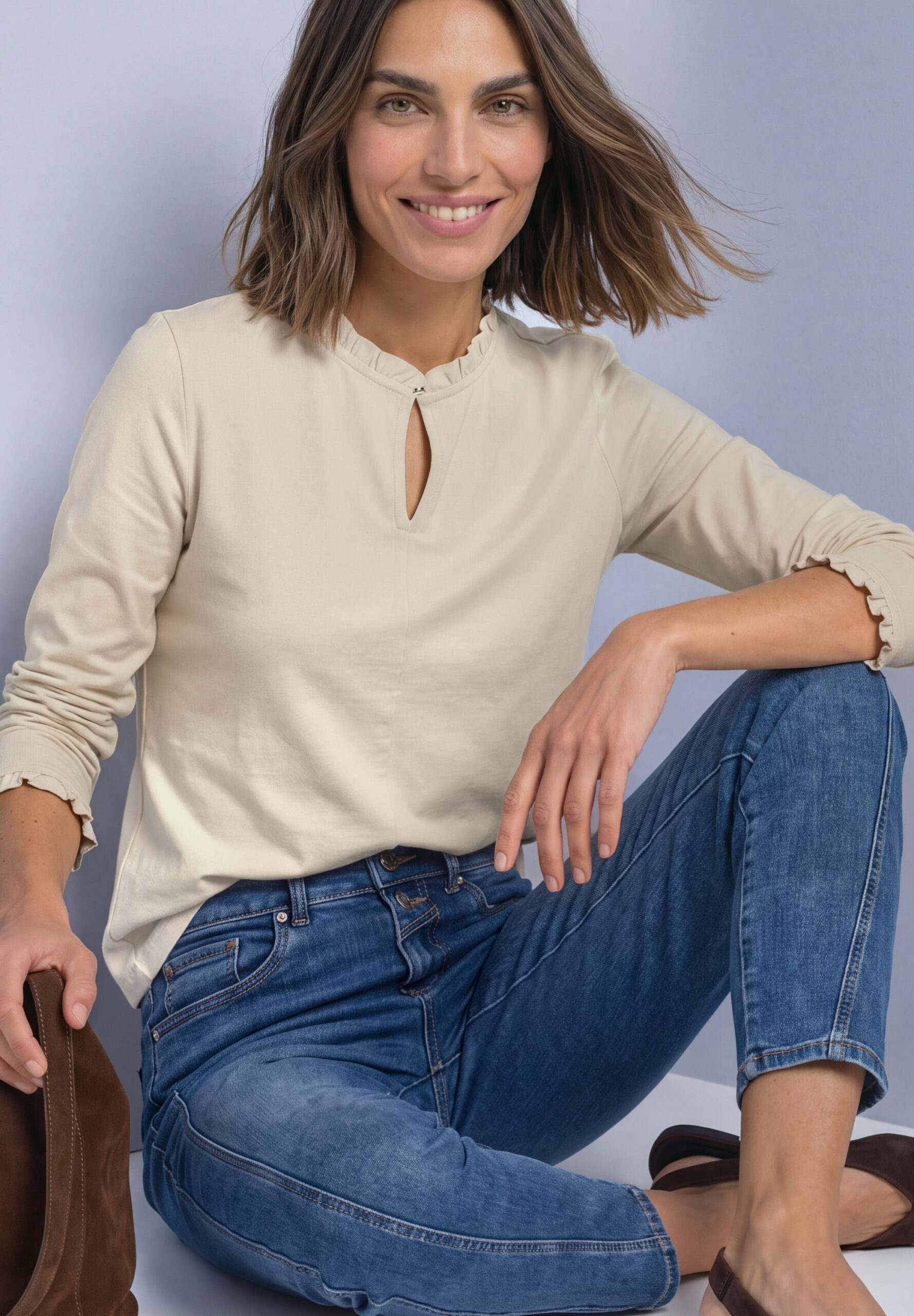 Basic Shirt mit Rüschen und Cut-Out-Detail von Street one