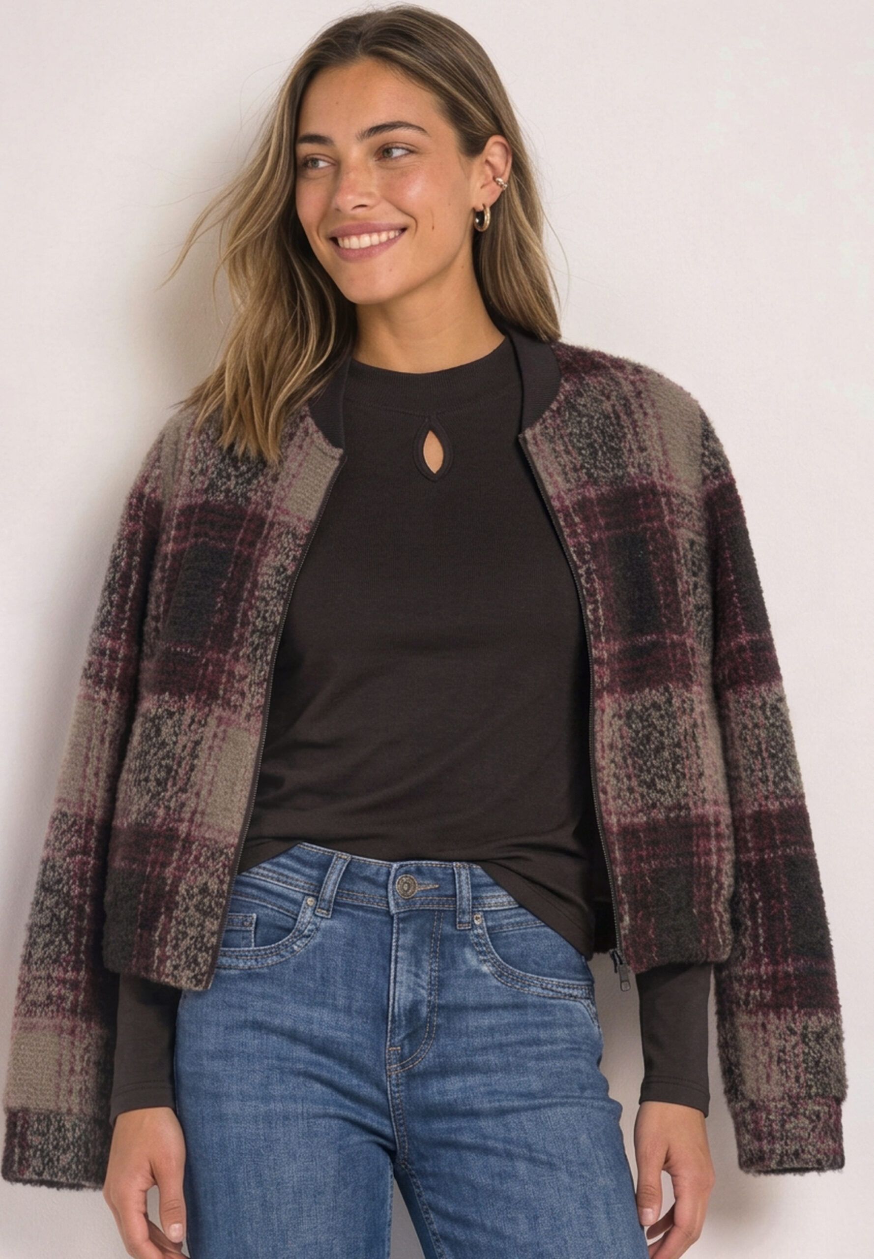 Shirt mit Turtle Neck und Schlitzdetail von Street one