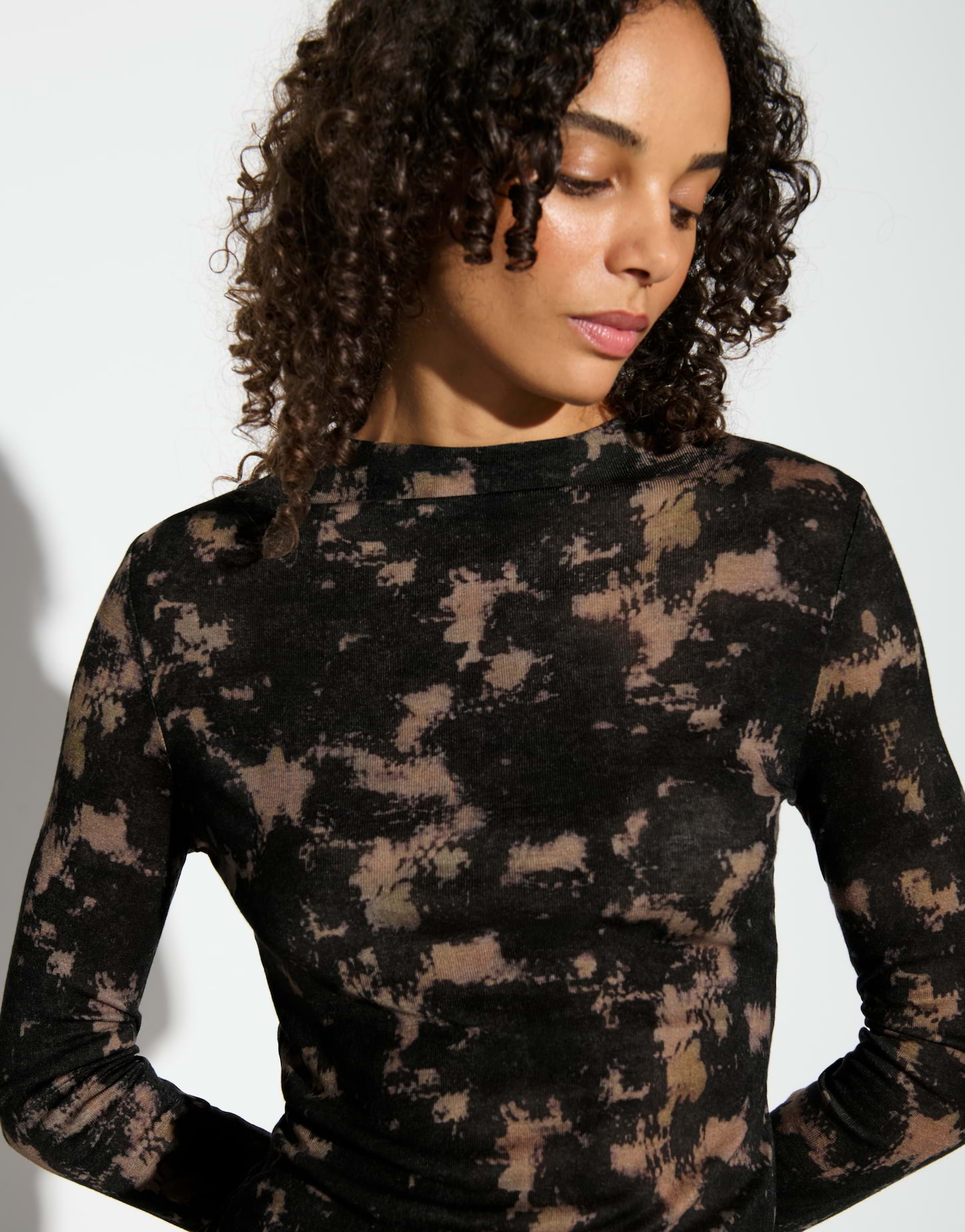 Longsleeve mit abstrakten Print von Opus
