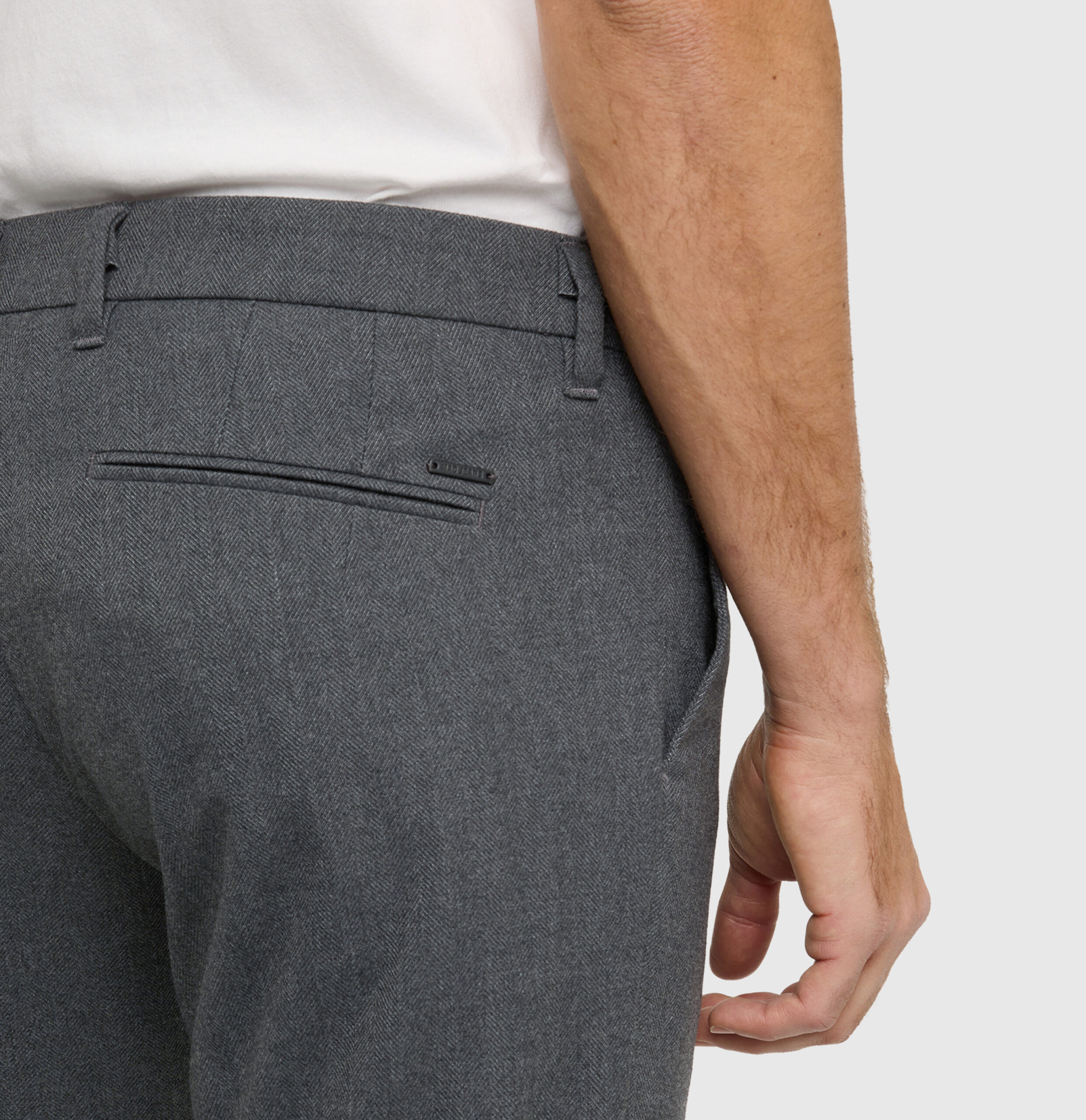 Regular Chino mit Fischgrat-Muster von MAC